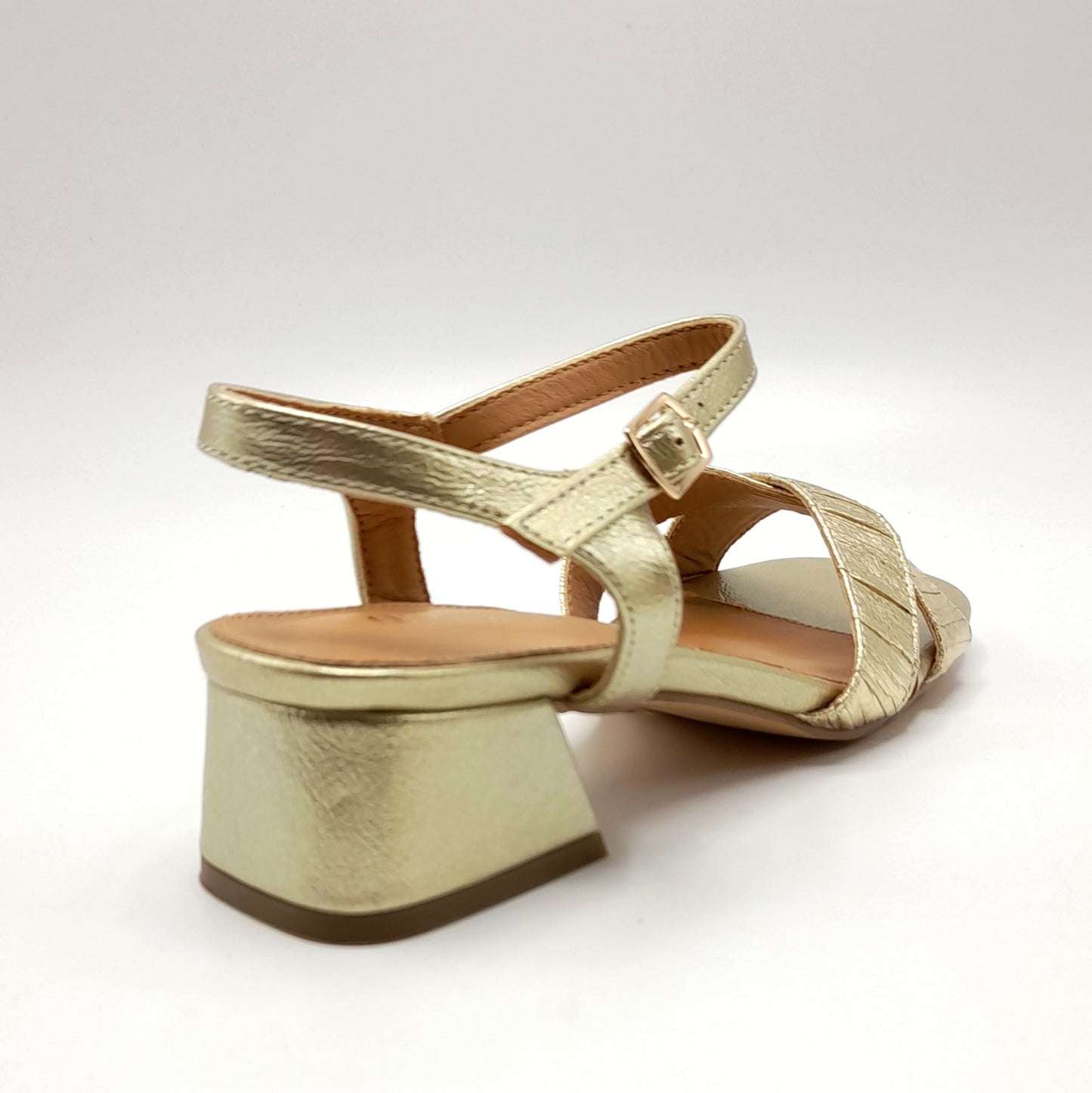 Sandalias Tacón bajo D´ANGELA DKO28164 ORO