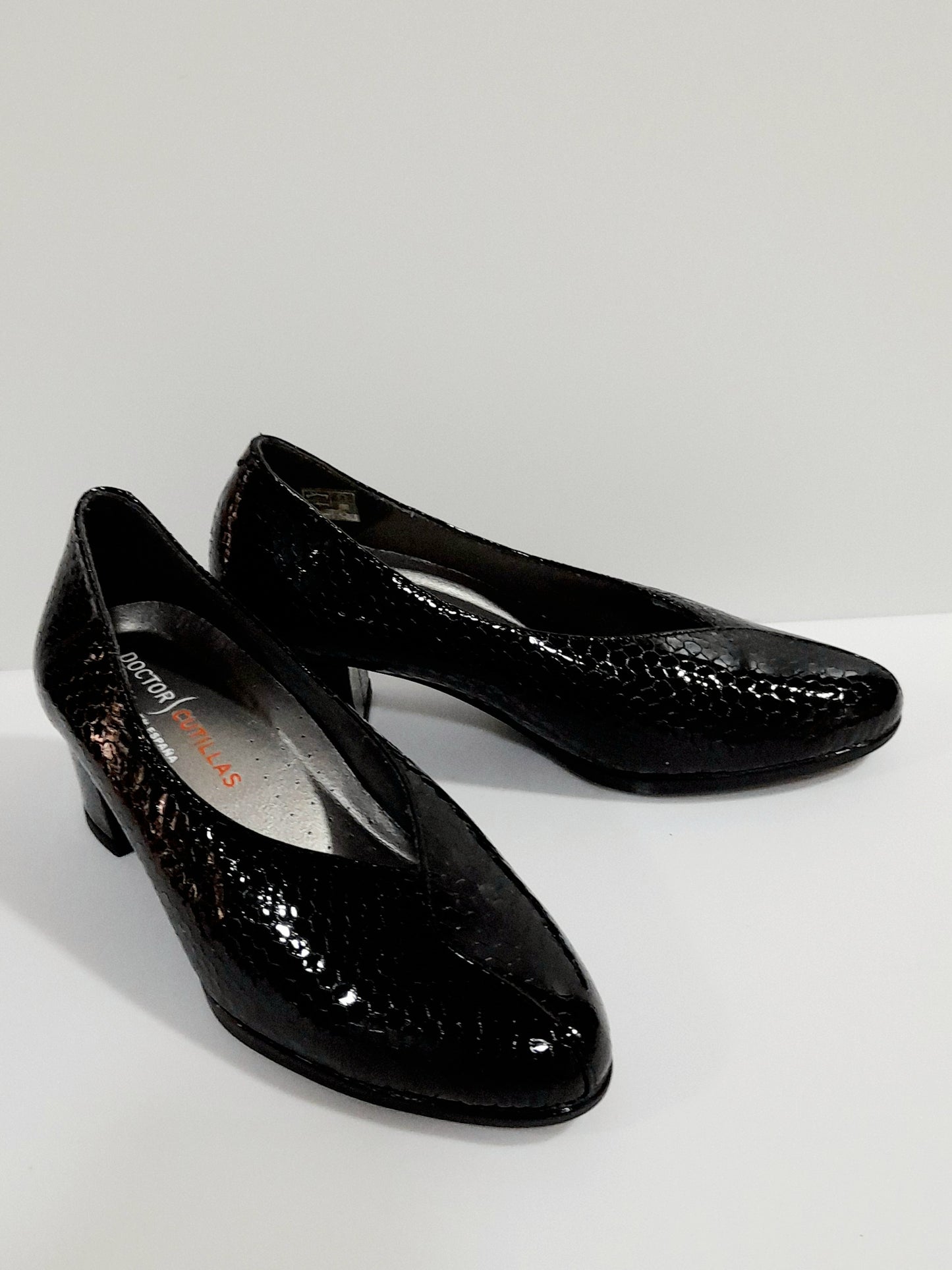 Tacones negros DOCTOR CUTILLAS 80331