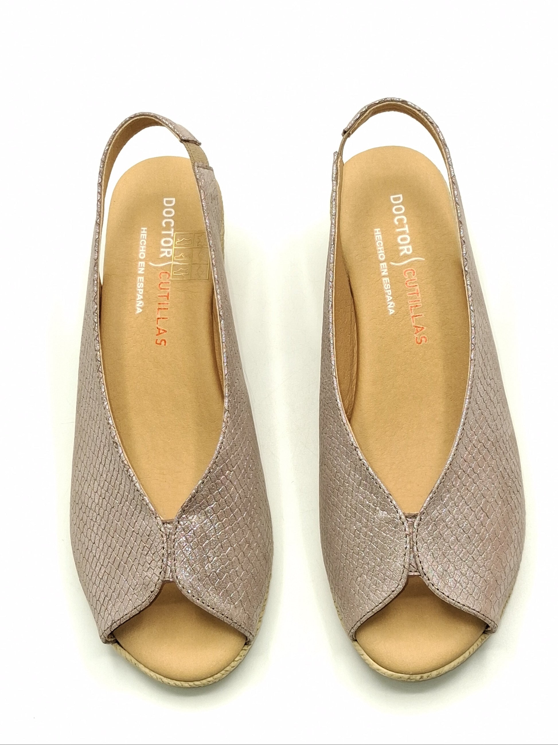Sandalia cuña Doctor Cutillas 30505 Taupe