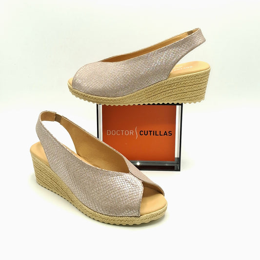 Sandalia cuña Doctor Cutillas 30505 Taupe
