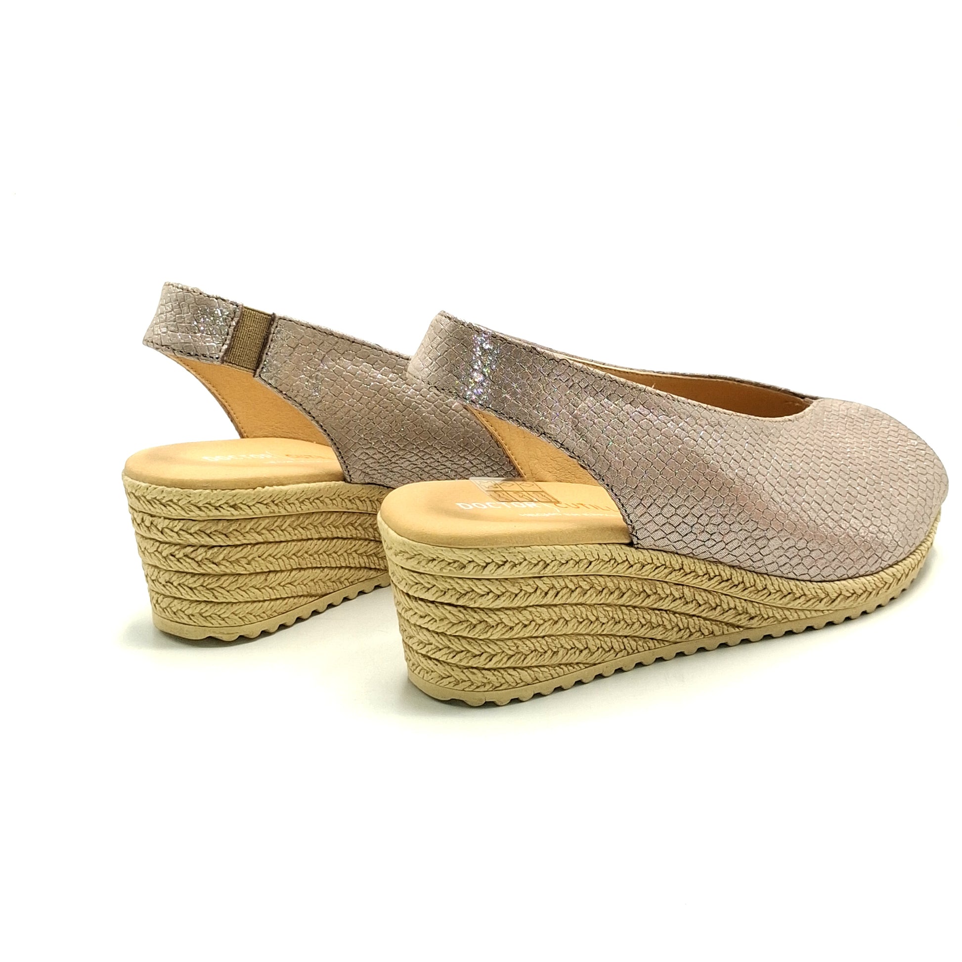 Sandalia cuña Doctor Cutillas 30505 Taupe