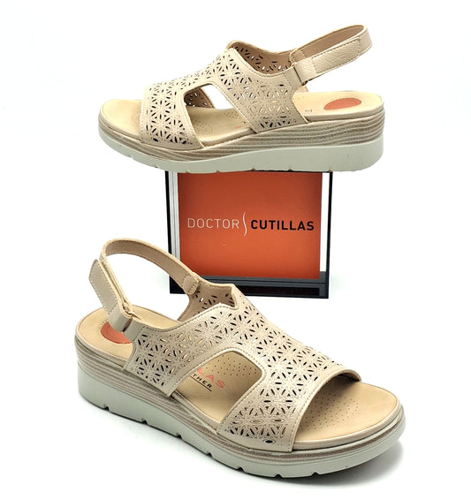 Sandalia cuña Doctor Cutillas 31802 Beig