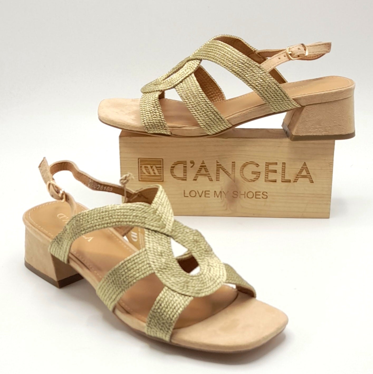 Sandalias Tacón Bajo D´ANGELA DKO28160 ORO
